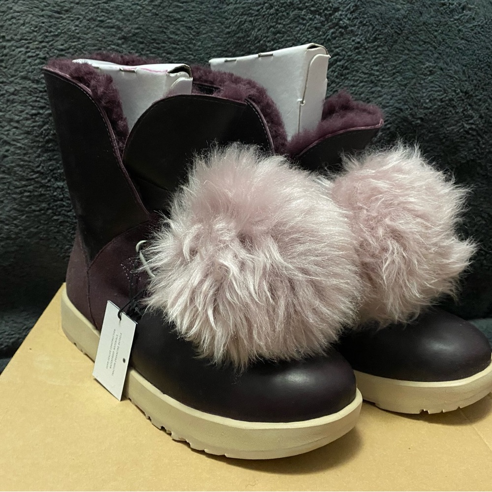 * NEVER BEEN USED * UGG ISLEY WATERPROOF BOOTS
